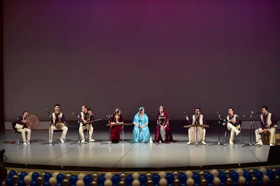 اجرای زنده گروه موسیقی